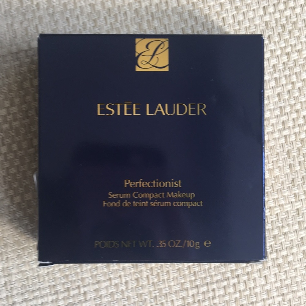 Estée Lauder Perfectionist Compact Makeup Tawny